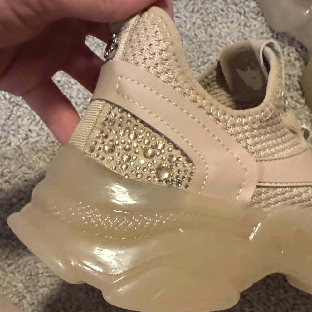 NWOT Steve Madden Women's Beige Gold Gemstones Textured Sneakers - Picture 7 of 7